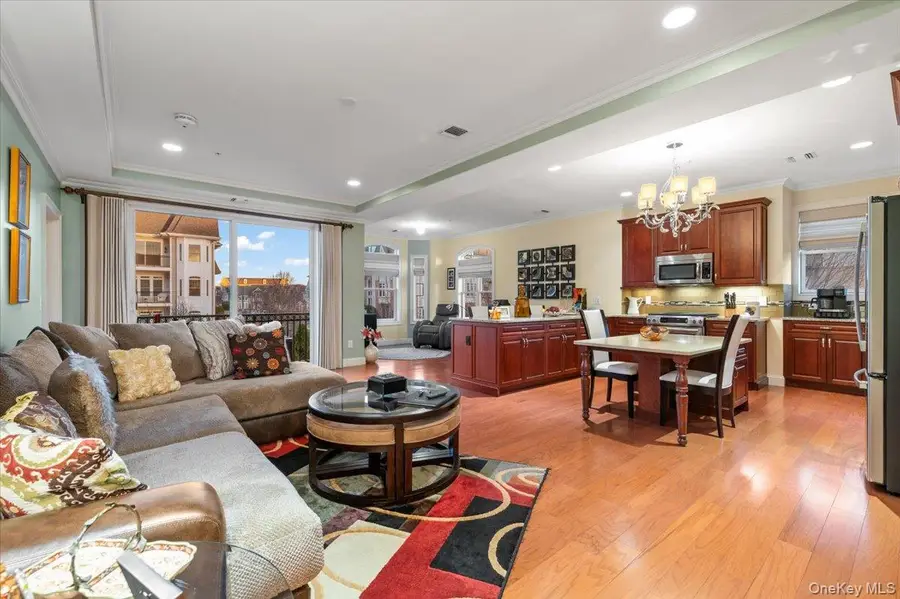 365 Trotting Lane, Westbury, NY 11590 - Image #2