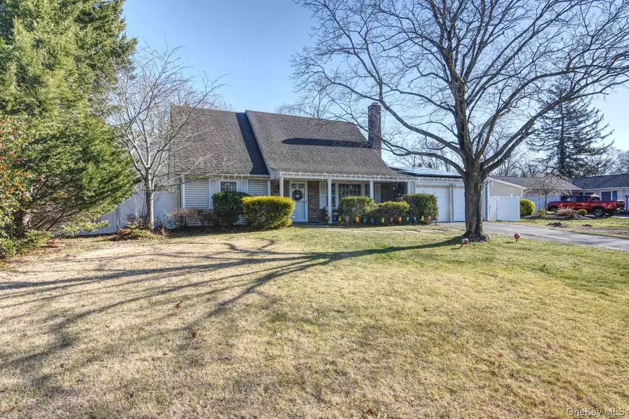 5 Wintergreen Drive, Coram, NY 11727 - #2