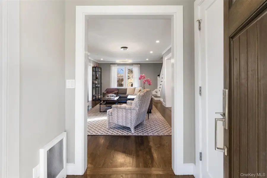 29 Dobbs Terrace, Scarsdale, NY 10583 - Image #3