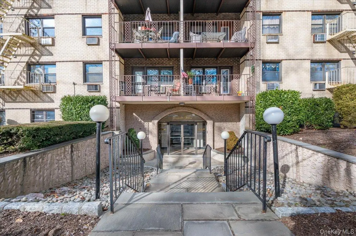 2241 Palmer Avenue #2P, New Rochelle, NY 10801 - Image #1
