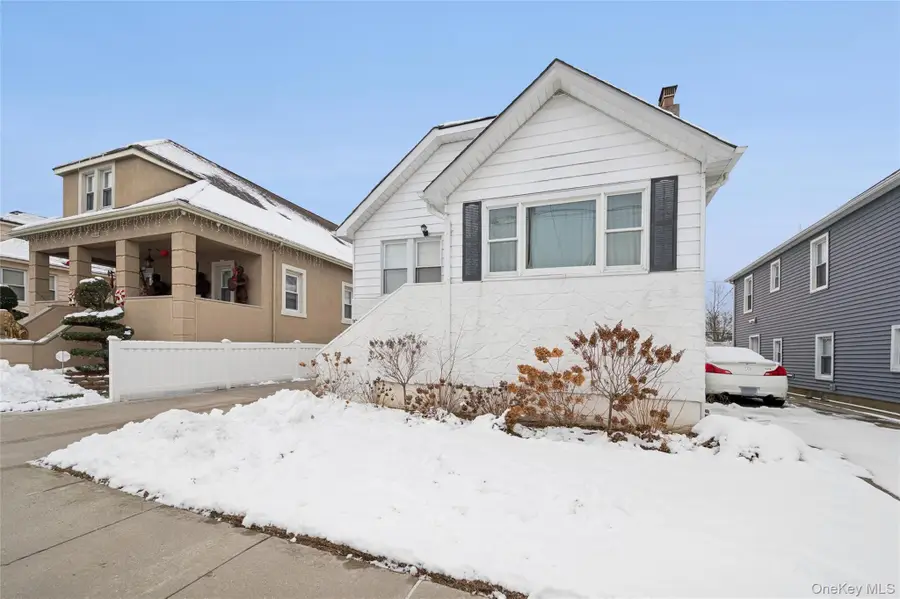 1038 Traymore Boulevard, Island Park, NY 11558 - Image #2