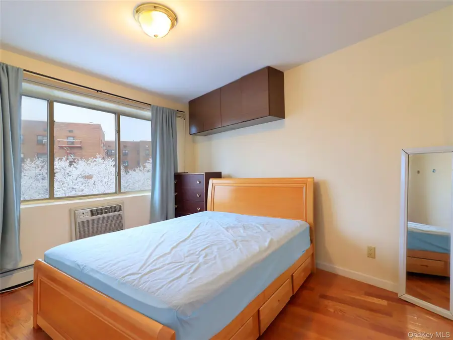 137-08 31 Road, Flushing, NY 11354 - Image #3