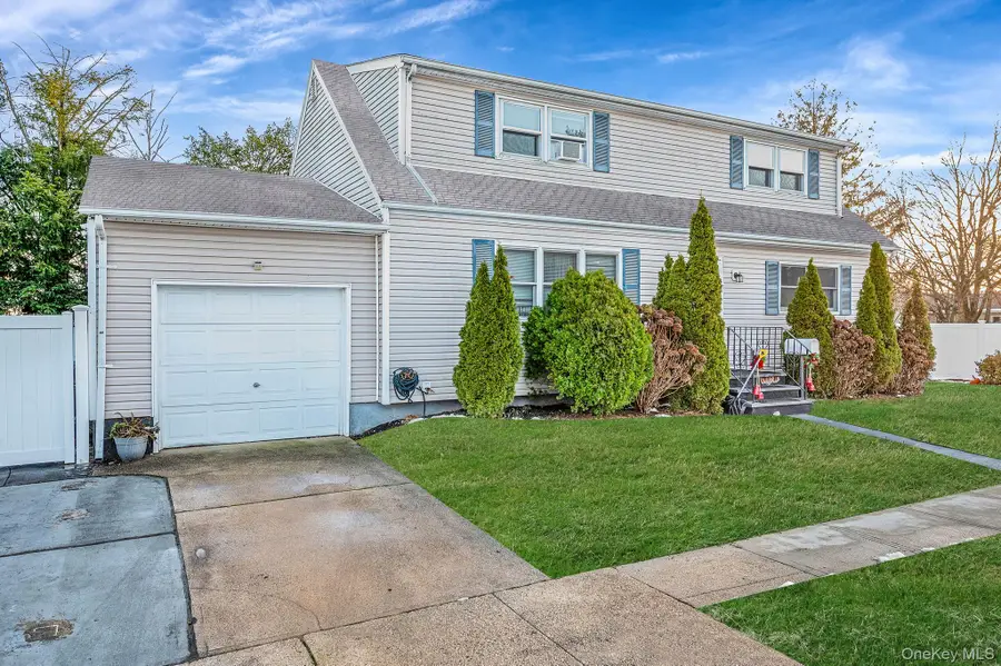 15 Macon Street, Lindenhurst, NY 11757 - #2