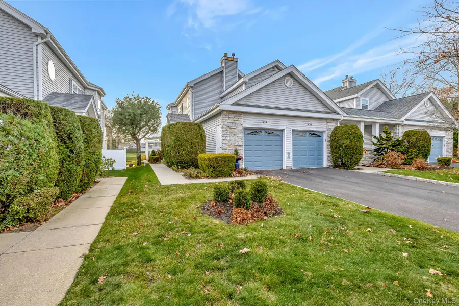 477 Woodscreek Court, Moriches, NY 11955 - Image #2