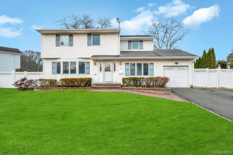 7 Carto Circle, Deer Park, NY 11729 - Image #2