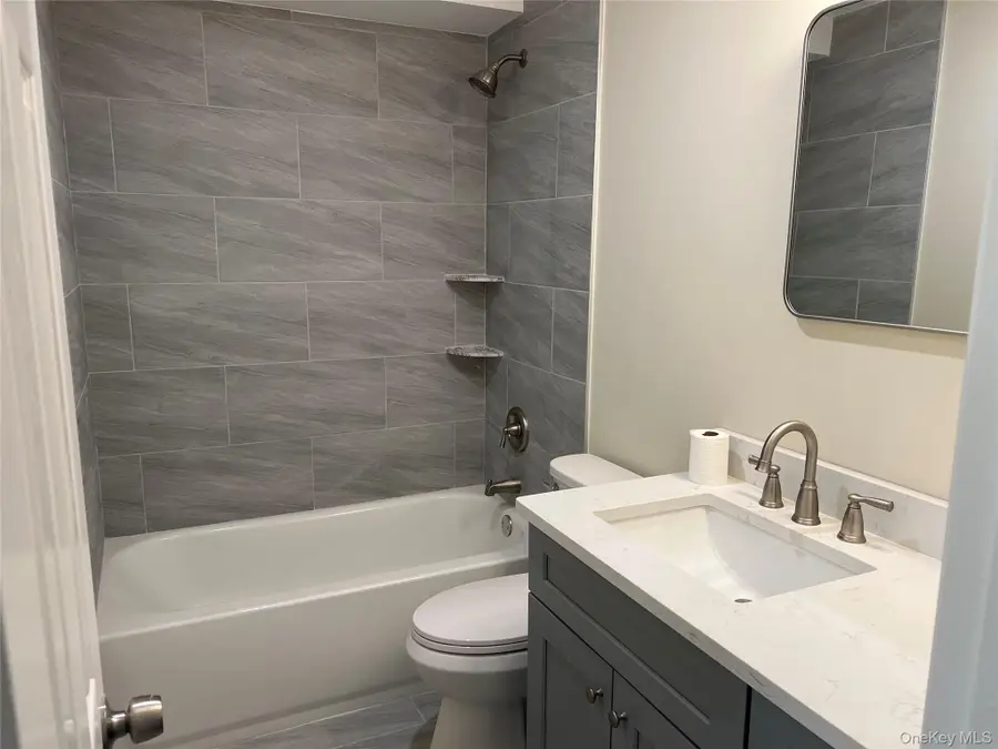 43 Springwood Drive, North Babylon, NY 11703 - Image #3