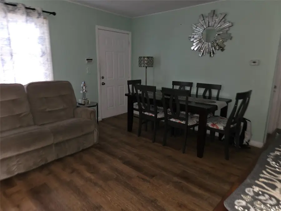 466 44th Street, North Amityville, NY 11757 - Image #3