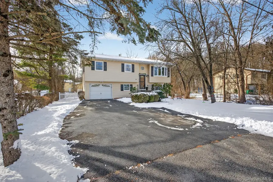 95 Sutton Park Road, Poughkeepsie, NY 12603 - Image #2