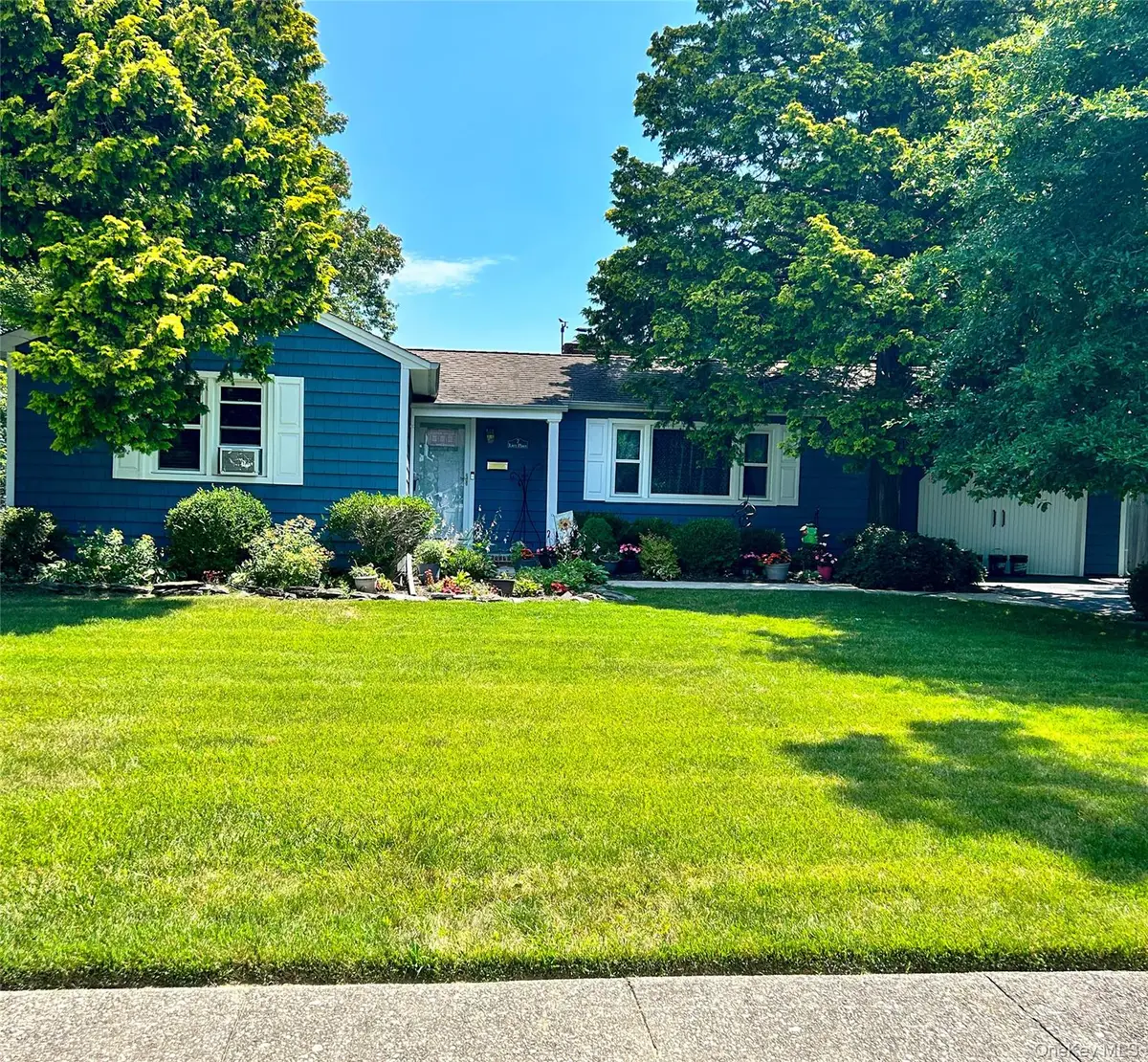7 Lico Place, Babylon, NY 11702 - Image #1