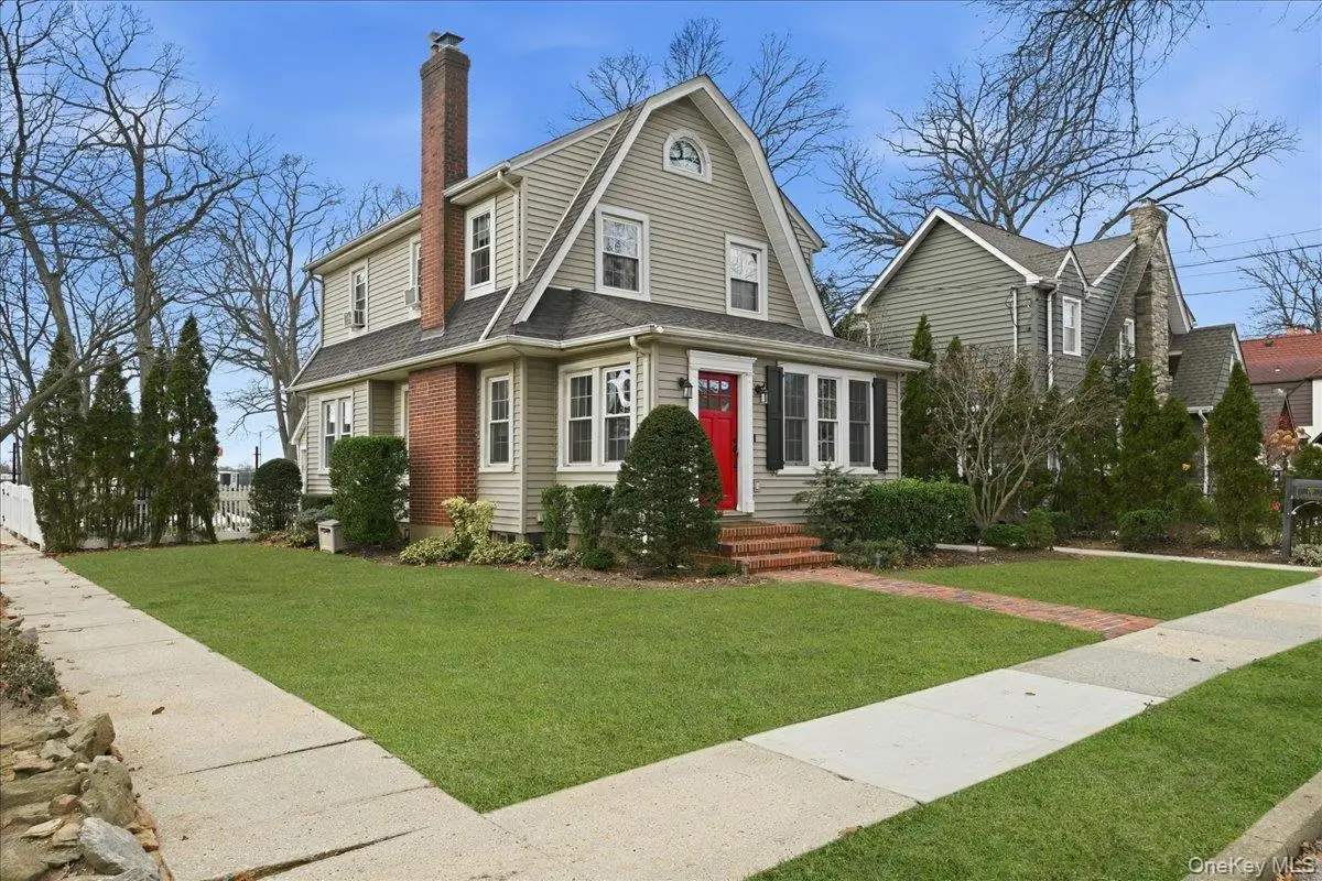 70 Larch Avenue, Floral Park, NY 11001 - Image #1