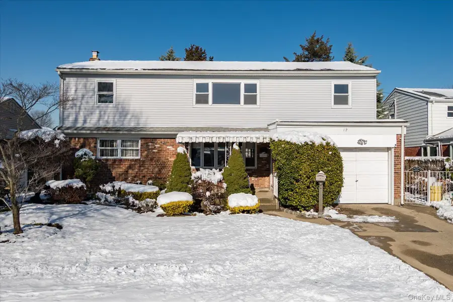 12 Westbury Avenue, Plainview, NY 11803 - Image #2