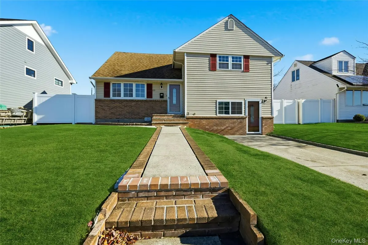 123 S Fordham Road, Hicksville, NY 11801 - #1