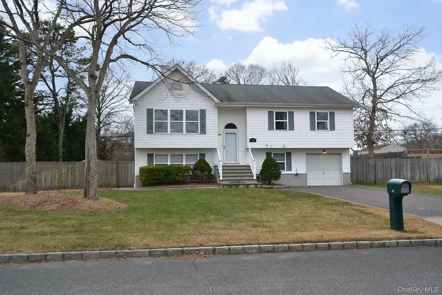 30 Apex Drive, Coram, NY 11727 - Image #2