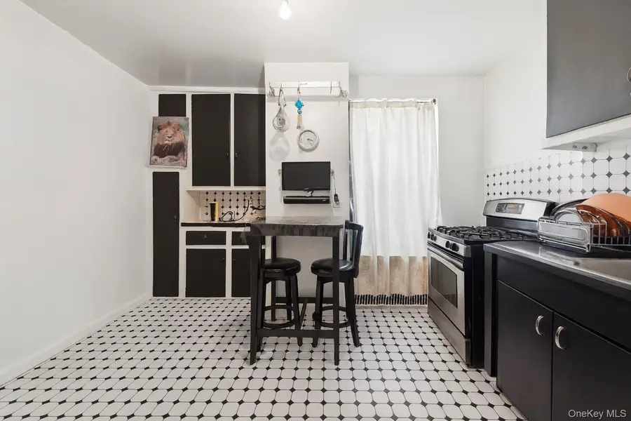 303 E 37th Street #1F, Manhattan, NY 10016 - Image #2