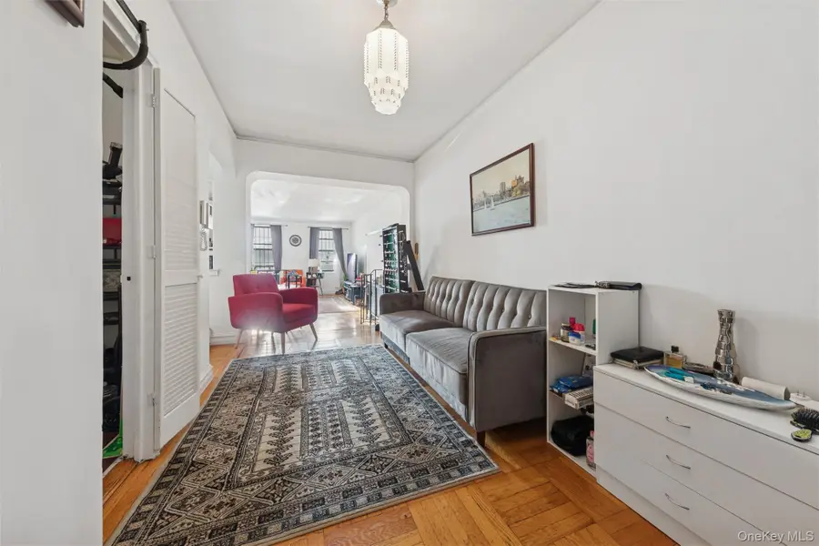 303 E 37th Street #1F, Manhattan, NY 10016 - Image #3