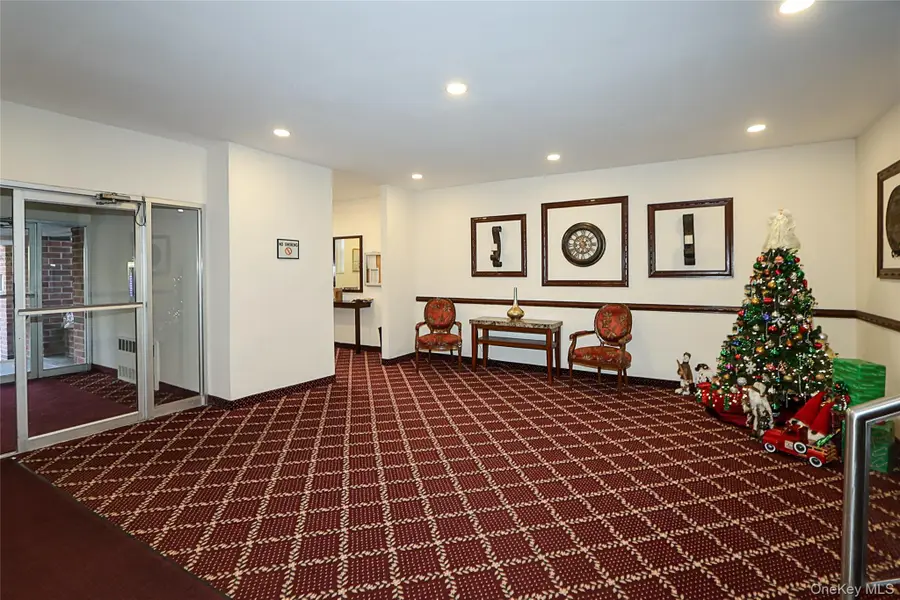 34 Pearsall Avenue #3G, Glen Cove, NY 11542 - Image #2