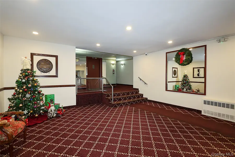 34 Pearsall Avenue #3G, Glen Cove, NY 11542 - Image #3