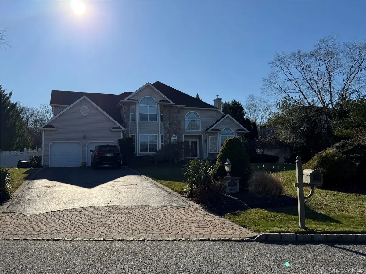 2 Pondside Court, Mount Sinai, NY 11766 - Image #1