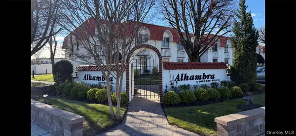 25 Alhambra Drive, Oceanside, NY 11572