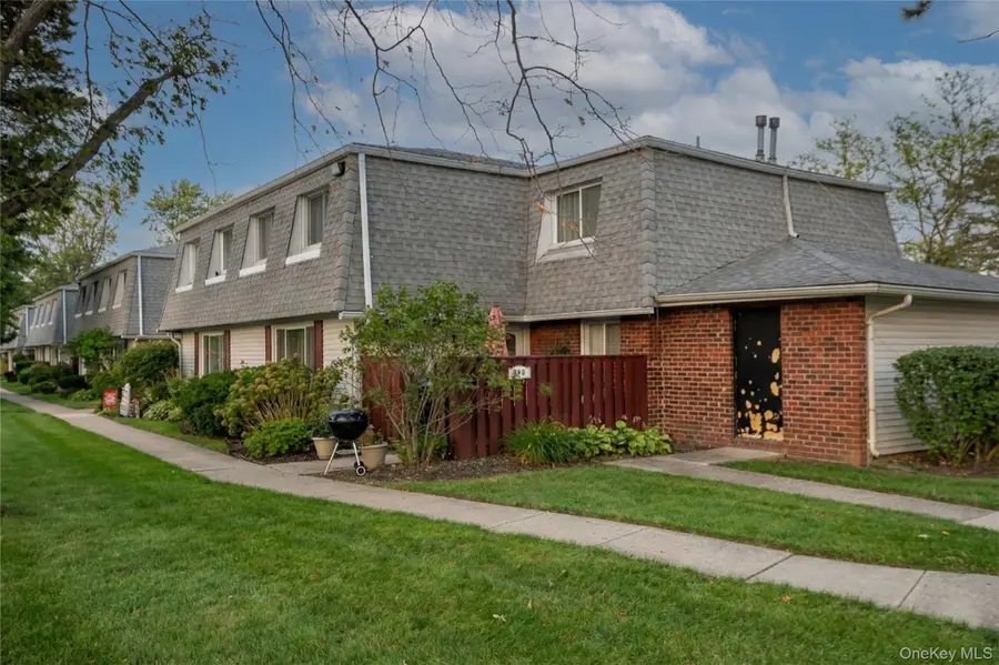 288 Feller Drive, Central Islip, NY 11722 - Image #2