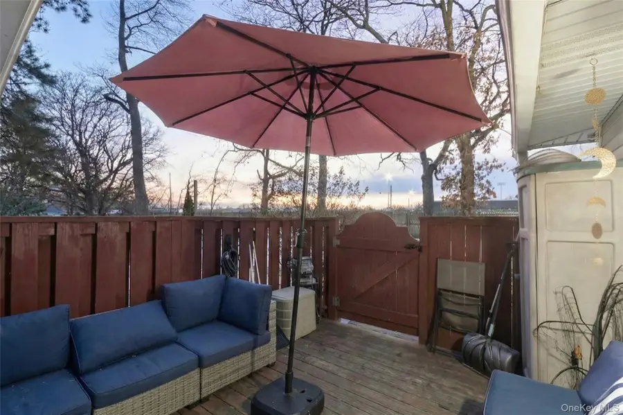 288 Feller Drive, Central Islip, NY 11722 - Image #3