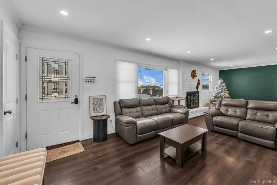 34 W Court Drive, Centereach, NY 11720 - Image #2