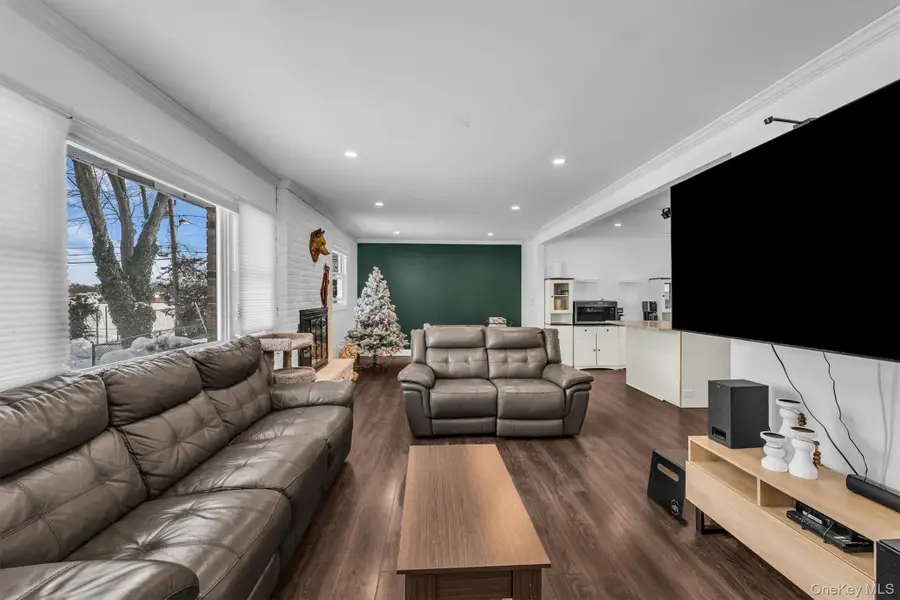 34 W Court Drive, Centereach, NY 11720 - Image #3