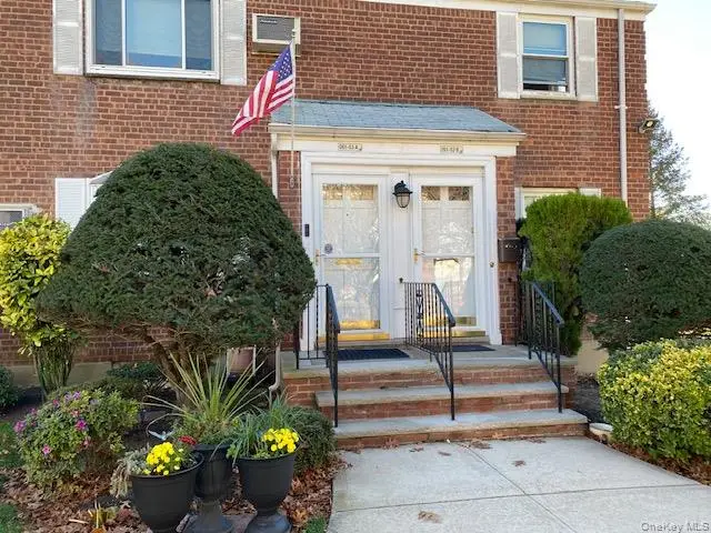 261-53 Langston #E-1st fl, Glen Oaks, NY 11004 - Image #1