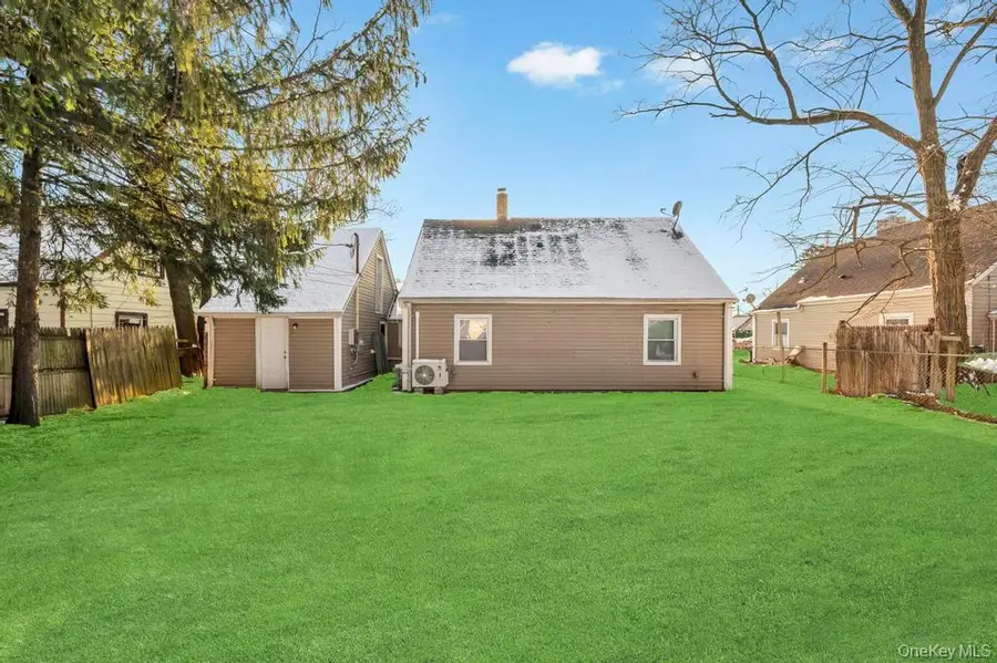 66 Maplewood Drive, Westbury, NY 11590 - Image #3