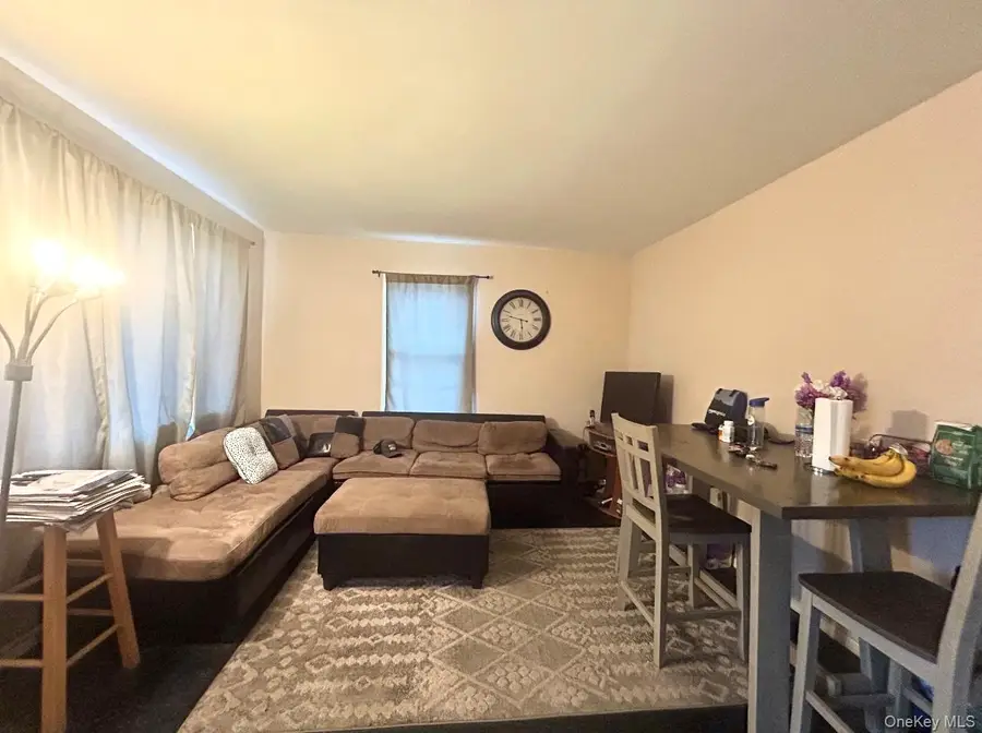 22 E Halley Lane, Central Islip, NY 11722 - Image #3