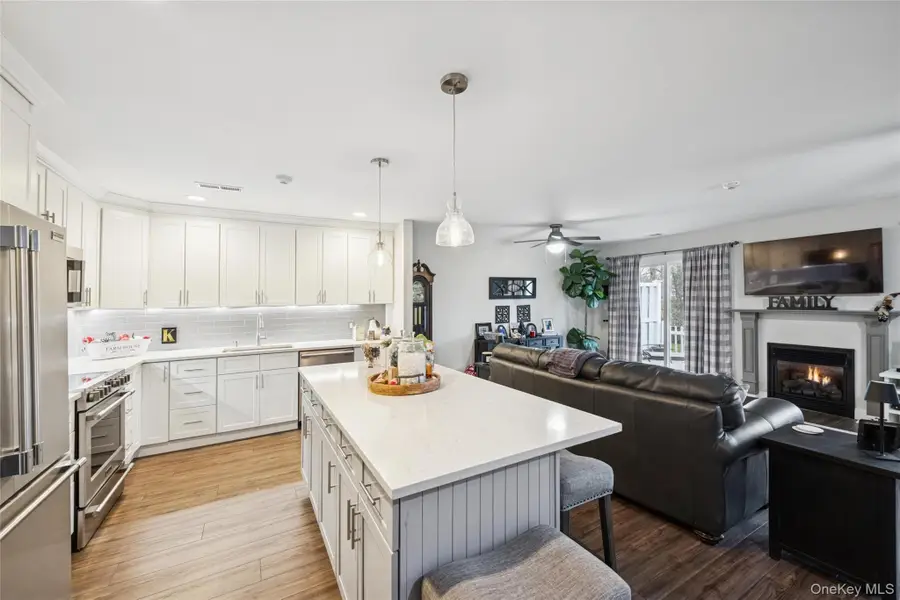 606 Sara Circle, Port Jefferson Station, NY 11776 - Image #2