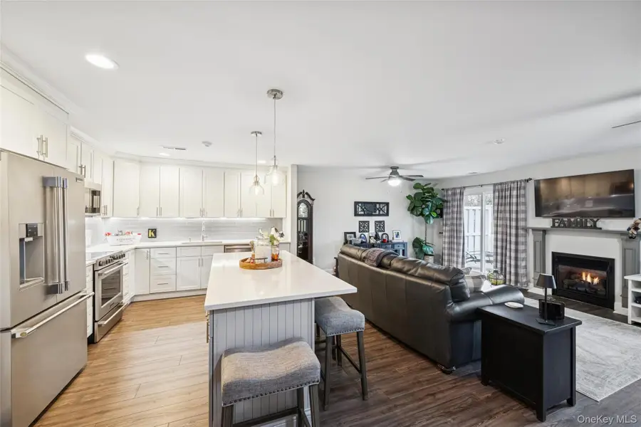 606 Sara Circle, Port Jefferson Station, NY 11776 - Image #3