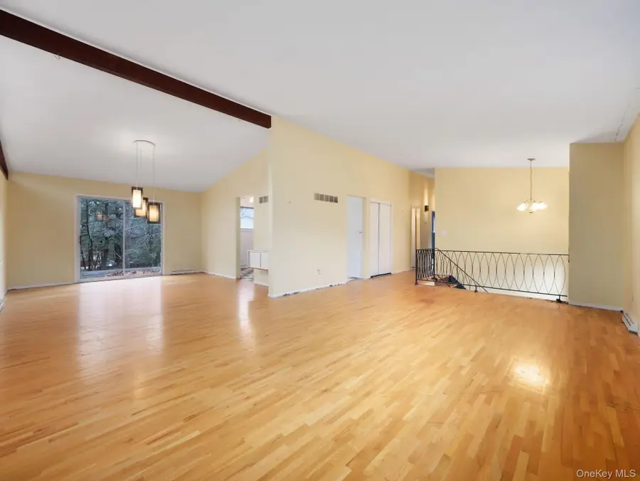 6 Pennington Way, Spring Valley, NY 10977 - #3