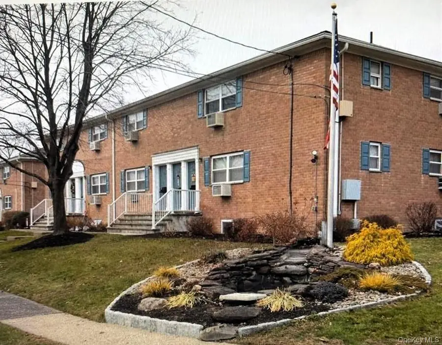 140 Meyer Oval, Pearl River, NY 10965 - Image #2