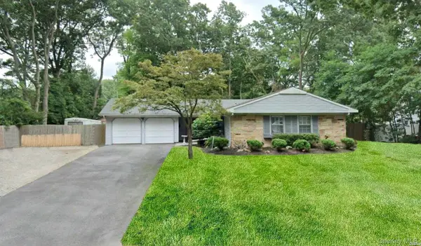 11 Seward Ln, Stony Brook, NY 11790