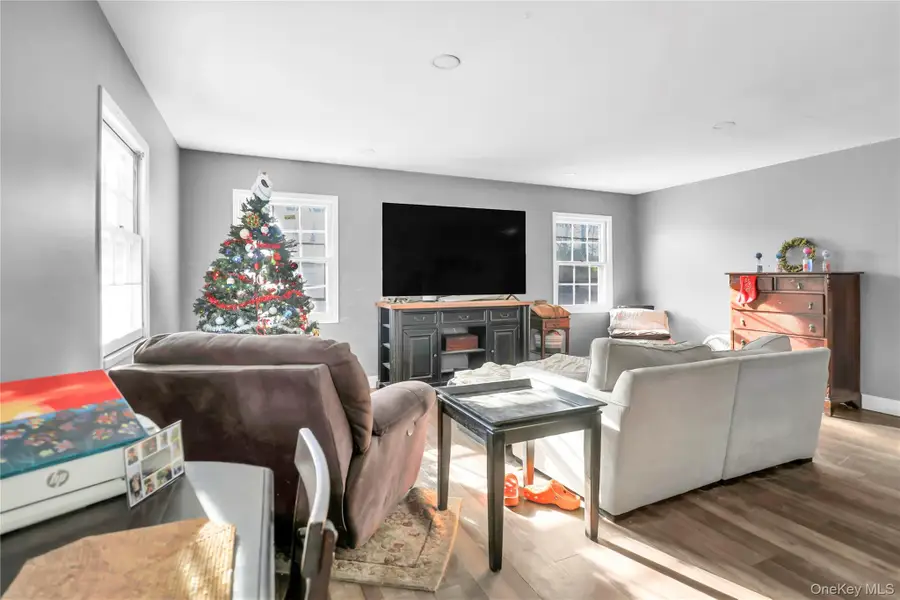 11 Seward Lane, Stony Brook, NY 11790 - #3