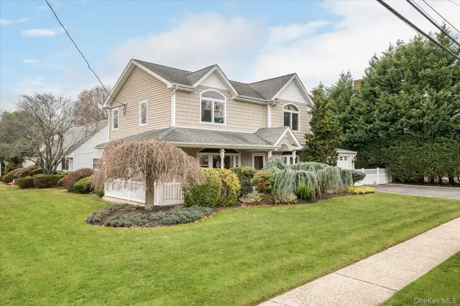 8 Hillside Lane, Syosset, NY 11791 - Image #3