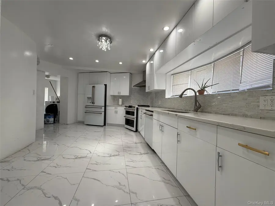 260 Hutchinson Boulevard, Mount Vernon, NY 10552 - Image #3