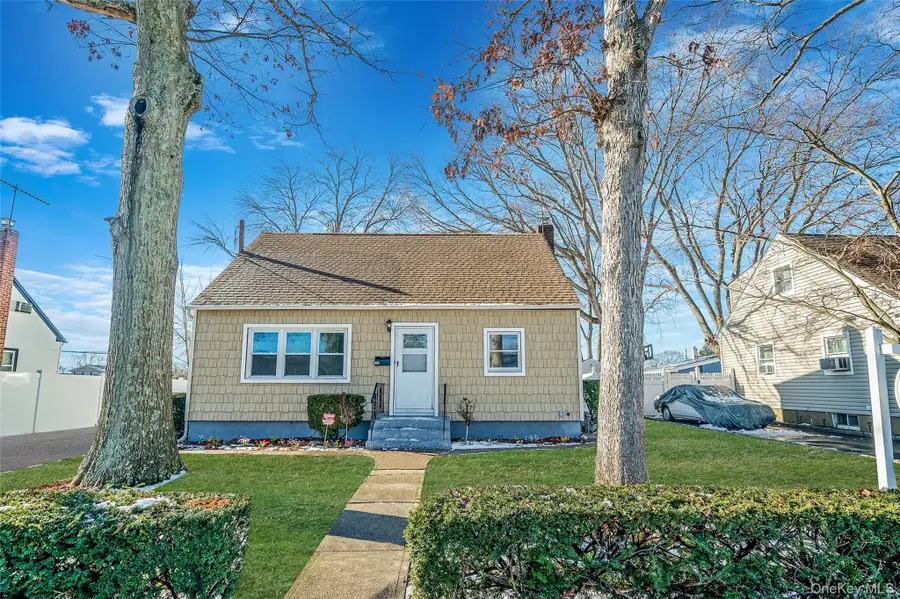 266 W 16th Street, Deer Park, NY 11729 - Image #2