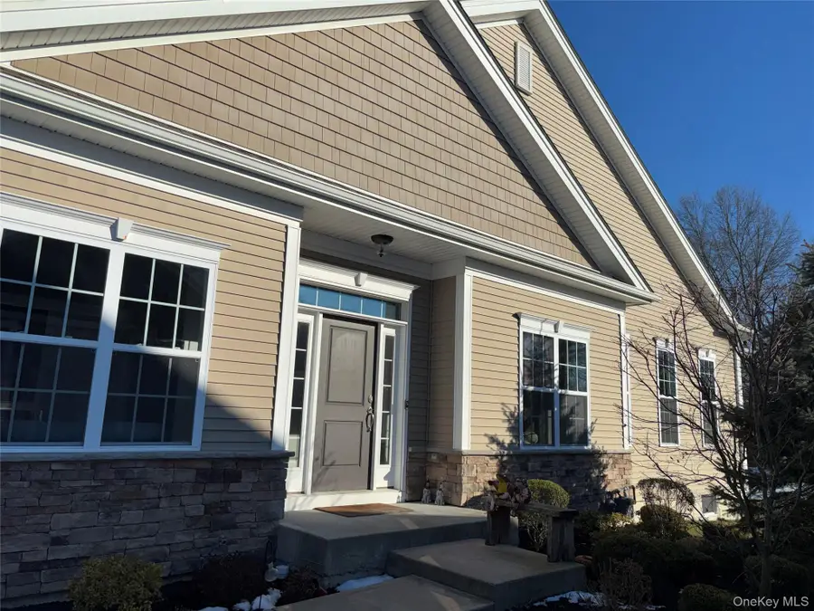 27 Dutch Court, Wappingers Falls, NY 12590 - #3