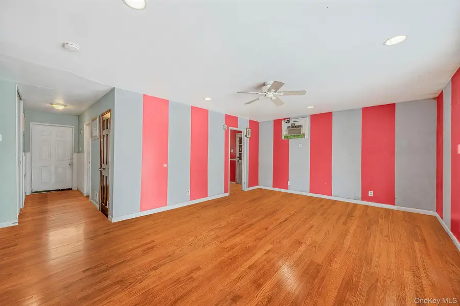 741 Hamilton Avenue, Westhampton Beach, NY 11978 - Image #2