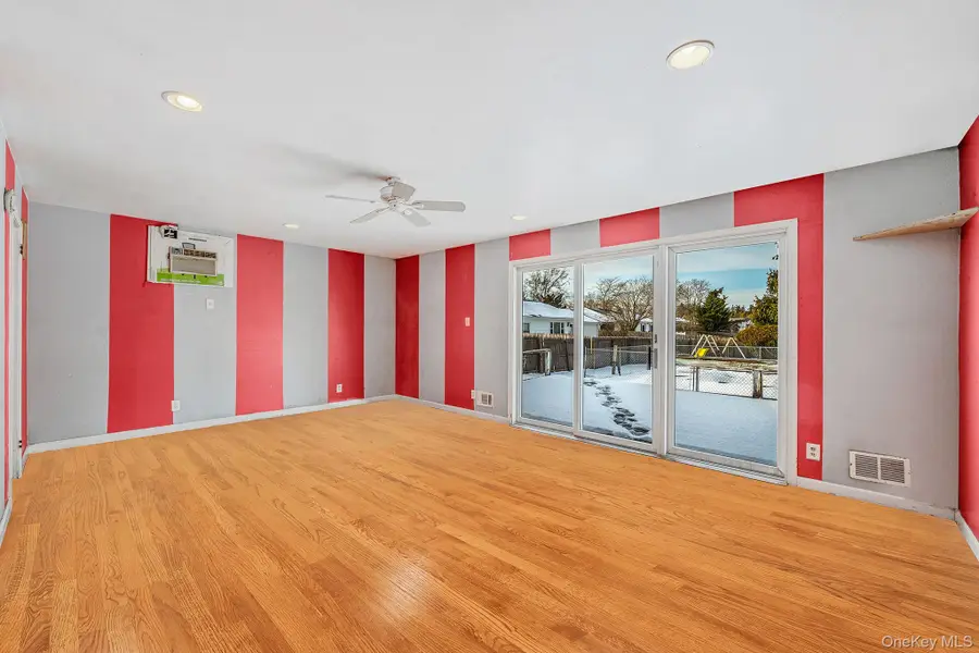 741 Hamilton Avenue, Westhampton Beach, NY 11978 - Image #3