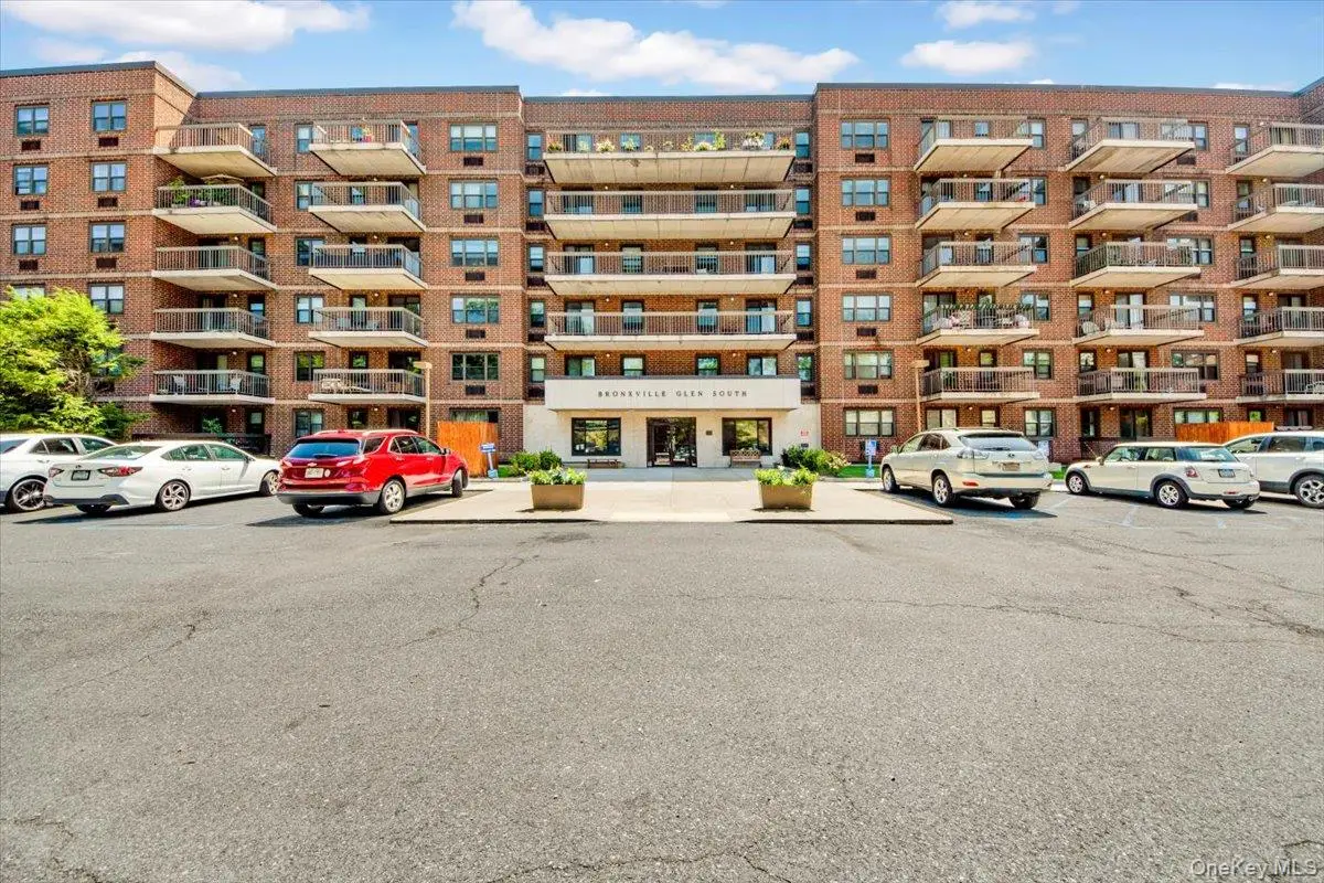 1376 Midland Avenue #813, Bronxville, NY 10708 - Image #1