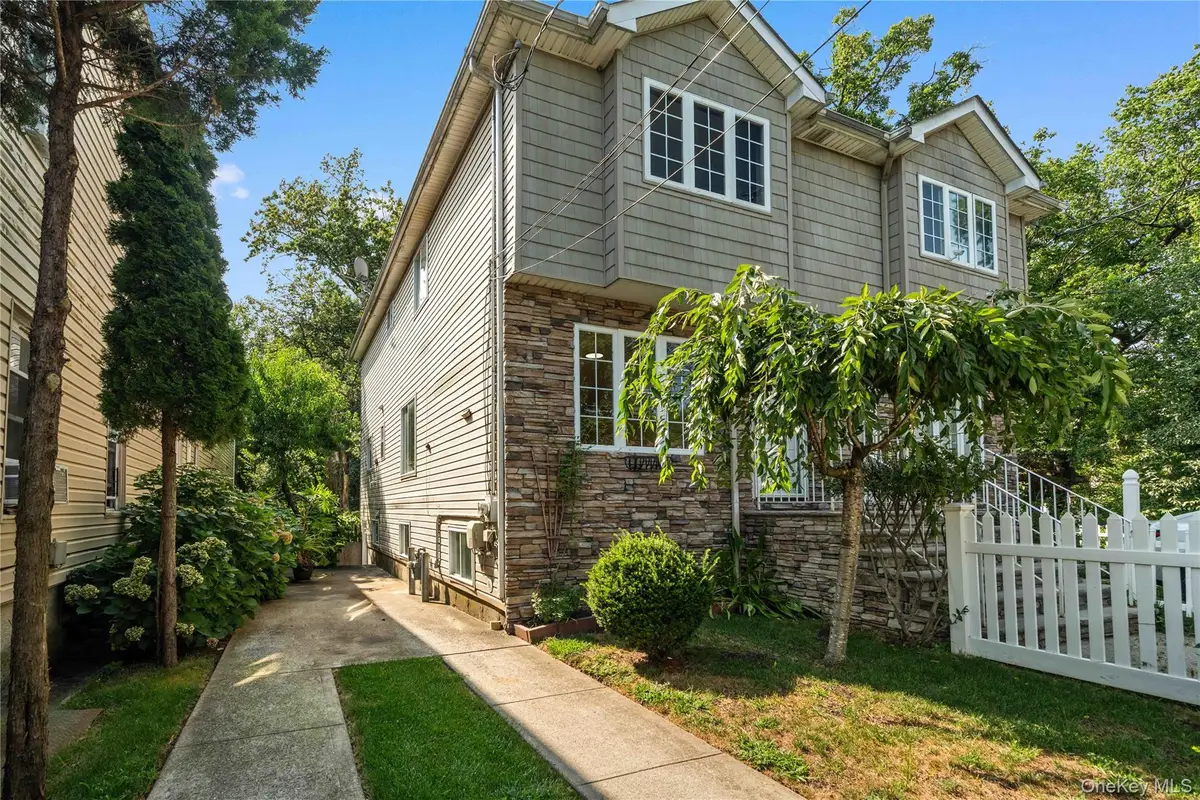 136 Holland Avenue, Staten Island, NY 10303 - Image #1