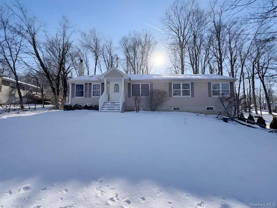 3 Glade Road, Poughkeepsie, NY 12601 - Image #2