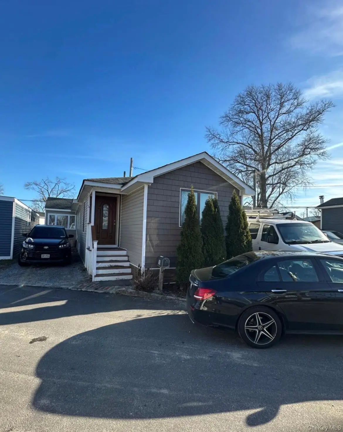 10 Elm Avenue, Bay Shore, NY 11706 - Image #1