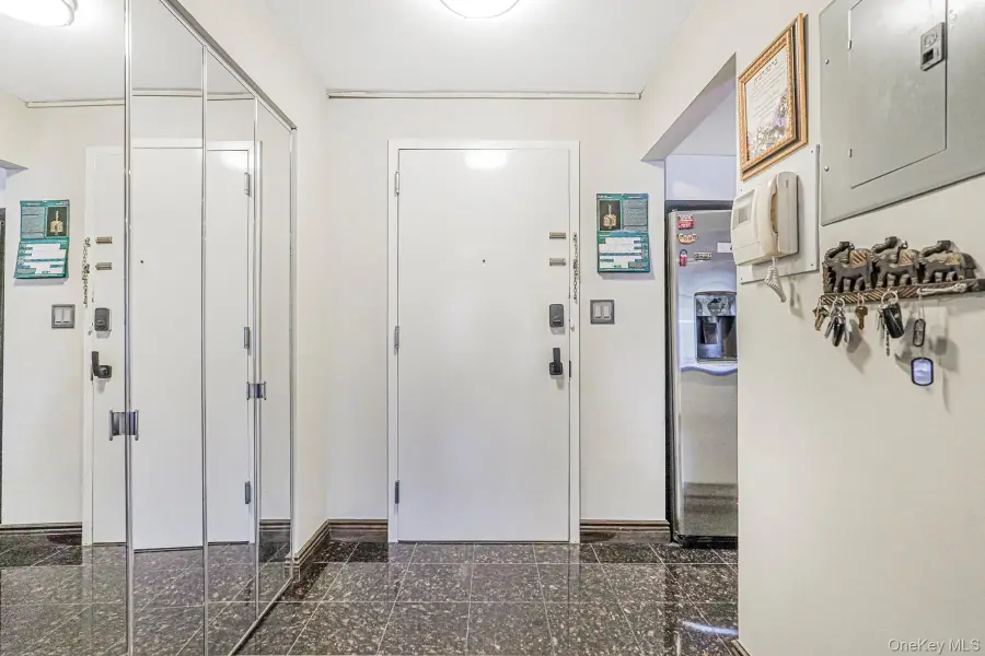 40 Wellington Ct 2a, Staten Island, Ny 10314, Staten Island, NY 10314 - Image #2