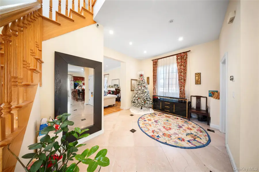 66-19 Commonwealth Boulevard, Little Neck, NY 11362 - Image #3