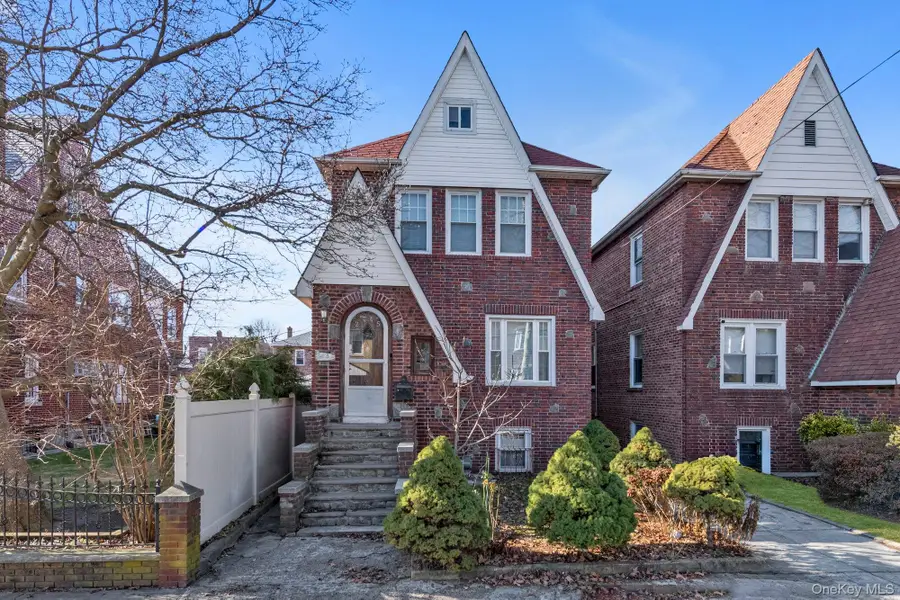 2445 Yates Avenue, Bronx, NY 10469 - Image #2