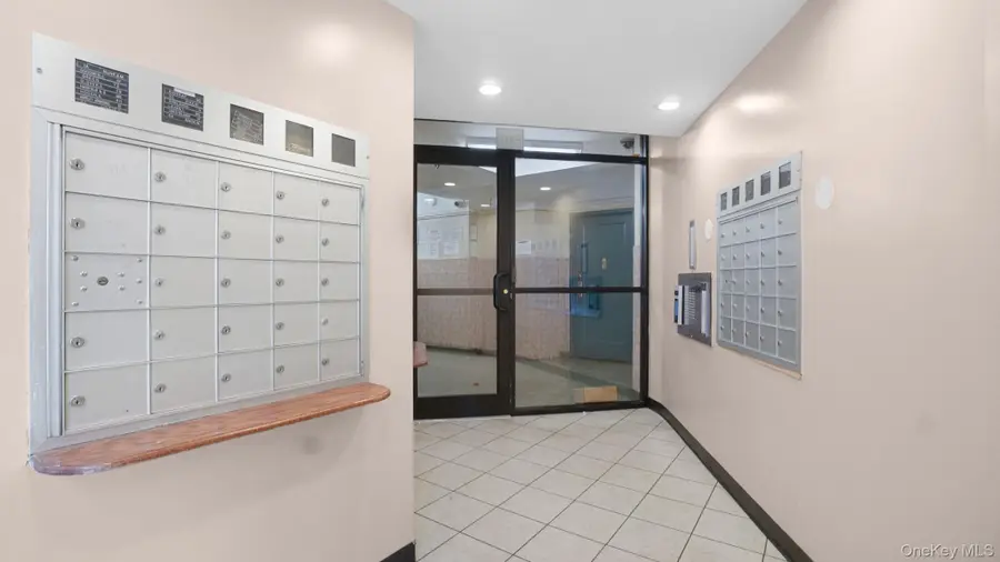 2220 E Tremont Avenue #7F, Bronx, NY 10462 - Image #2